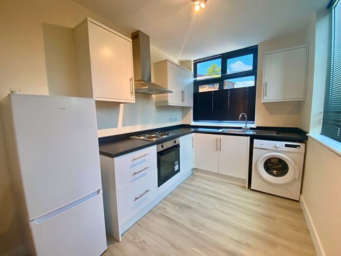 1 Bedroom Flat To Rent In Hillingdon Road, Uxbridge, UB10