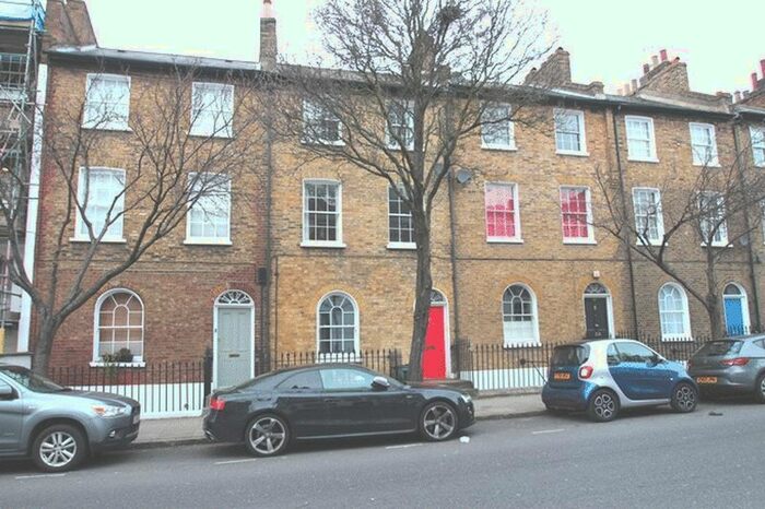 3 Bedroom Flat To Rent In Offord Road, London, N1