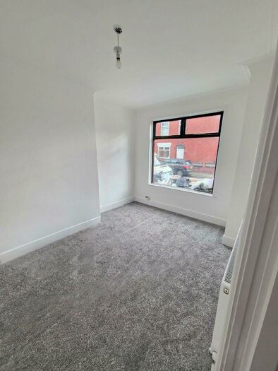 4 Bedroom Semi-Detached House For Sale In Deepdale Drive, Manchester, Greater Manchester, M27