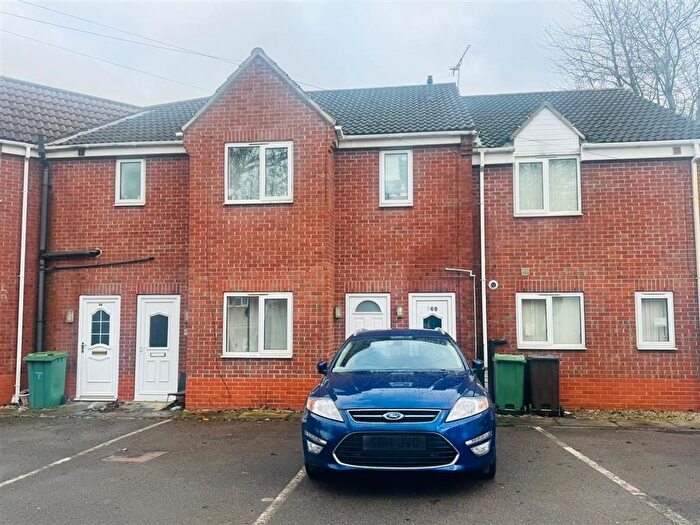 2 Bedroom Flat For Sale In Elizabeth Drive, Castleford, WF10