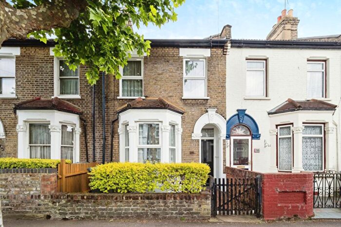 3 Bedroom Terraced House To Rent In Lawrence Road, E6
