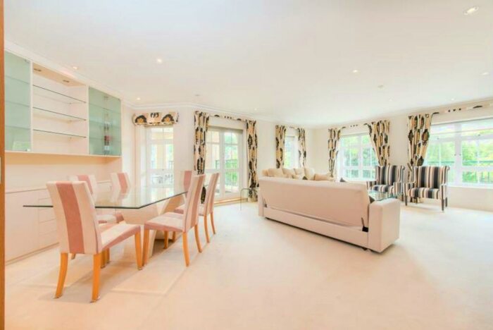 3 Bedroom Flat To Rent In Mountview Close Hampstead Way Hampstead Garden Suburb, NW11