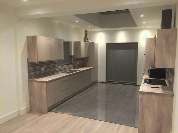 7 Bedroom House To Rent In Teignmouth Road, Birmingham, B29