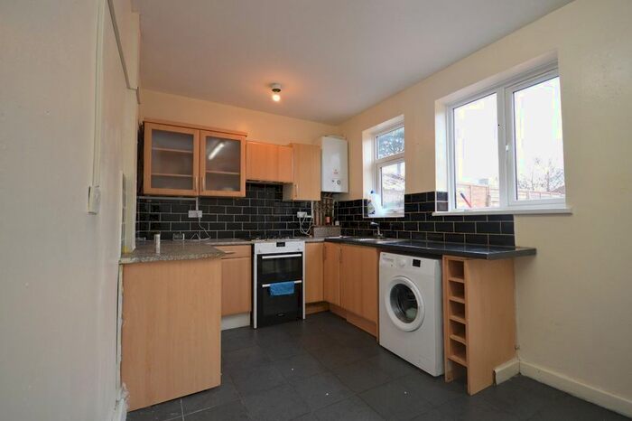 3 Bedroom Terraced House To Rent In Fuller Road, Becontree, Dagenham RM8