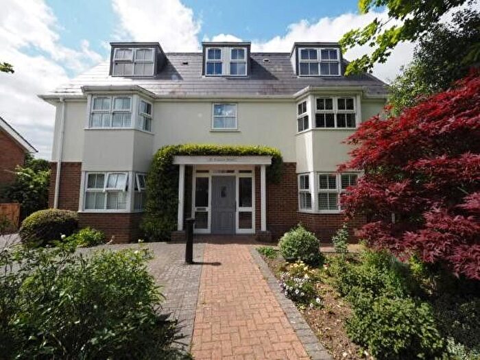 2 Bedroom Flat To Rent In Chertsey, Surrey, KT16