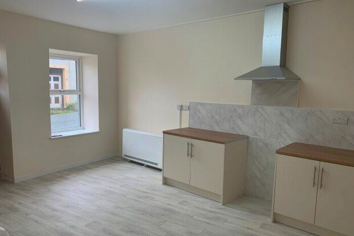 2 Bedroom Property To Rent In Station Road, Tregaron, SY25