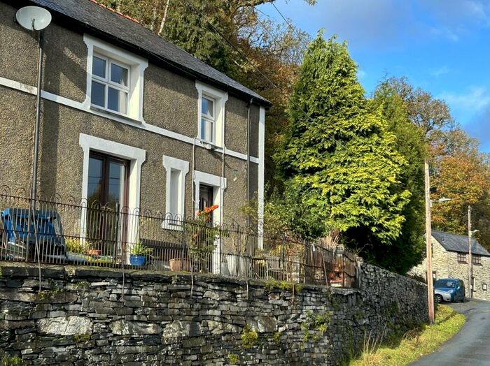 4 Bedroom Semi-Detached House For Sale In Pont Cyfyng, Capel Curig, LL24