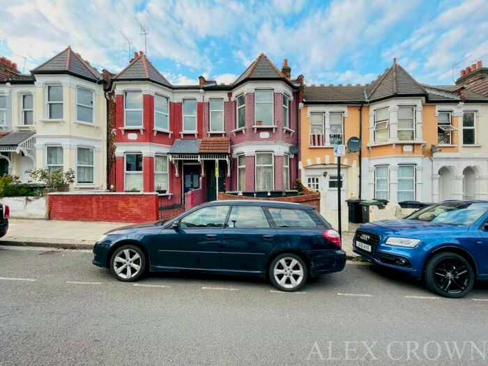 Studio To Rent In Warham Road, Harringay Ladder, N4