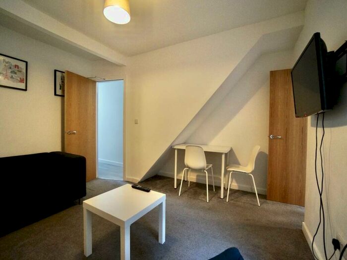 3 Bedroom House To Rent In Albert Street, Bangor, Gwynedd, LL57