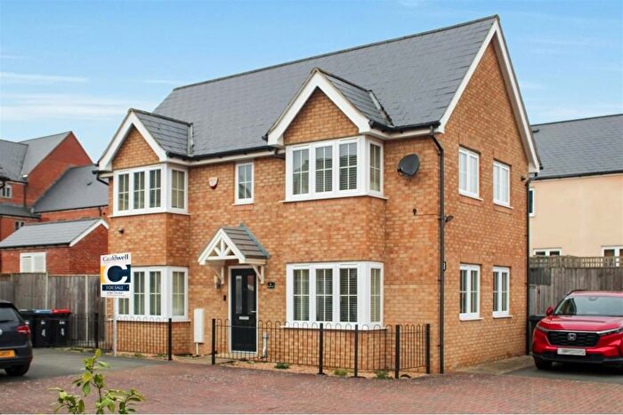 3 Bedroom Detached House For Sale In Hereford Way, Whitehouse Park, MK8