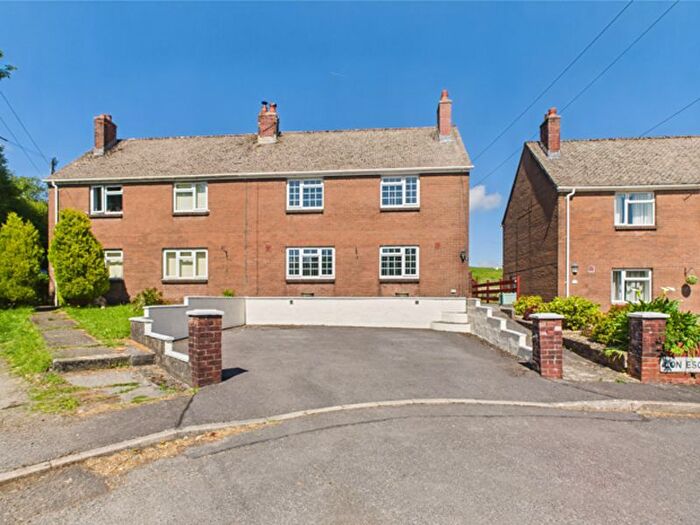 3 Bedroom Semi-Detached House For Sale In Henfwlch Road, Carmarthen, SA33