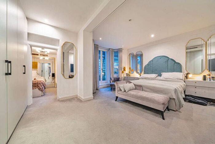 2 Bedroom Flat To Rent In Draycott Place, Chelsea, London, SW3