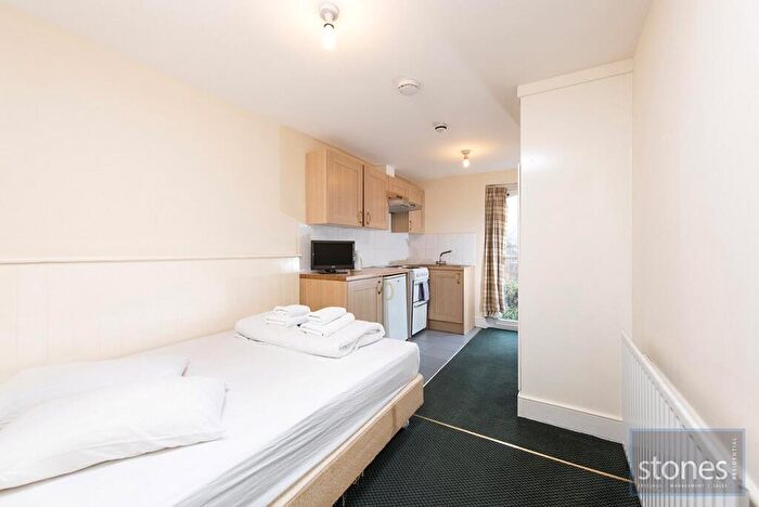 Apartment To Rent In Belsize Avenue, London, NW3