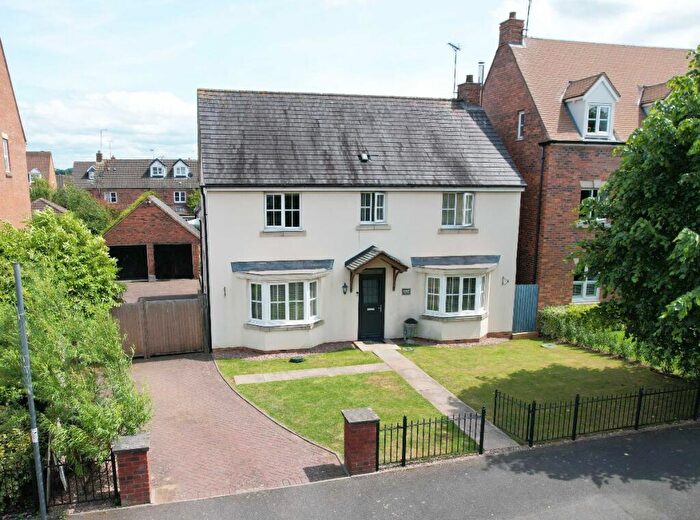 4 Bedroom Detached House For Sale In Morecroft Drive, Chase Meadow, Warwick, CV34