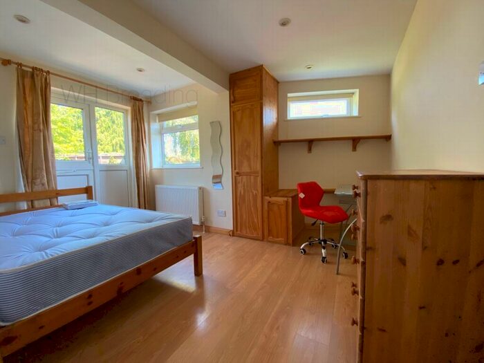 Studio To Rent In Bramshaw Road, Canterbury, CT2