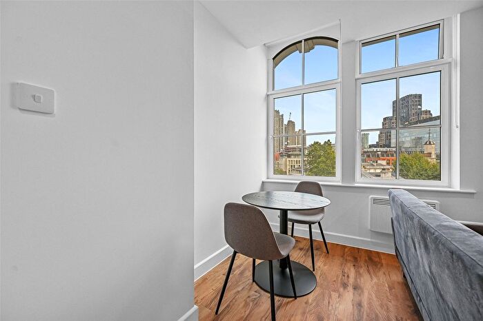1 Bedroom Flat To Rent In West Smithfield, London, EC1A