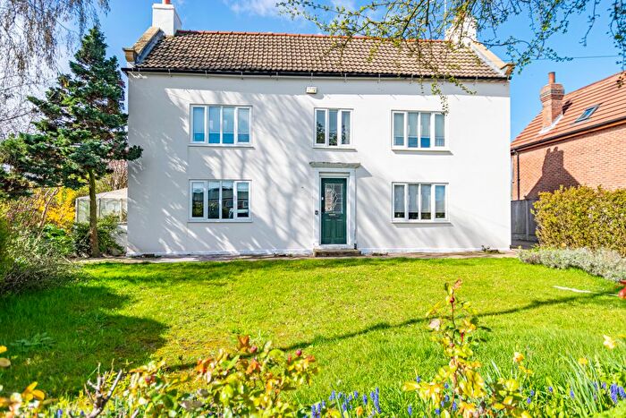 4 Bedroom Detached House For Sale In Doncaster Road, Brayton, North Yorkshire, YO8