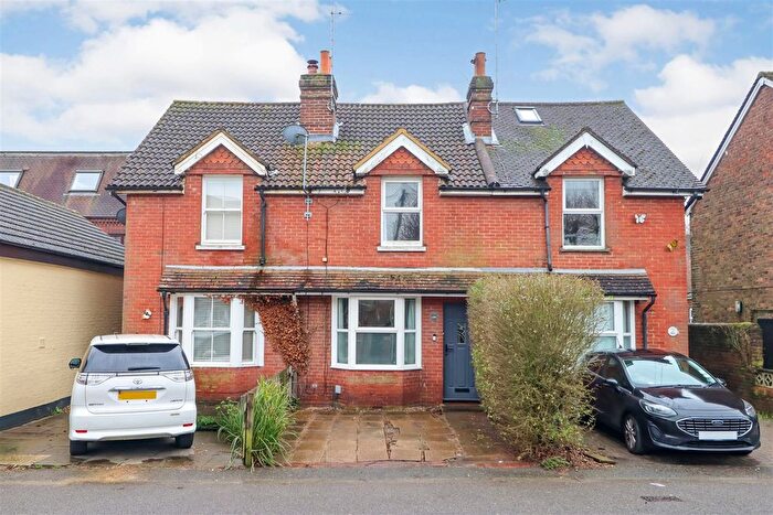 2 Bedroom Terraced House For Sale In Crawley Road, Horsham, RH12