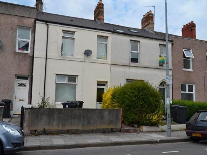 Flat To Rent In Woodville Road, Cathays, Cardiff, CF24
