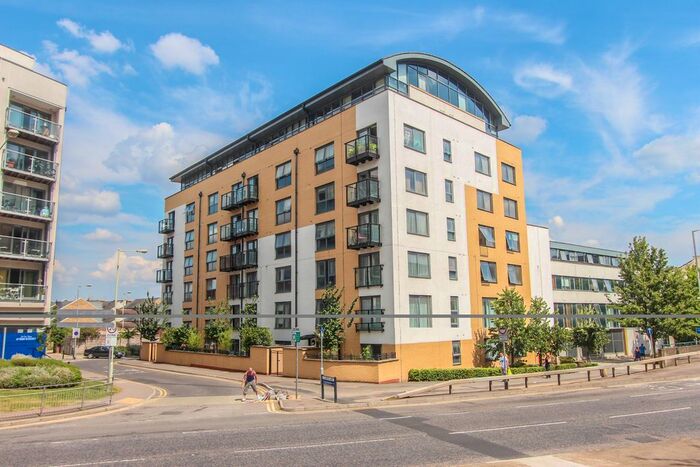 2 Bedroom Flat To Rent In Lord Street, Watford, Hertfordshire, WD17