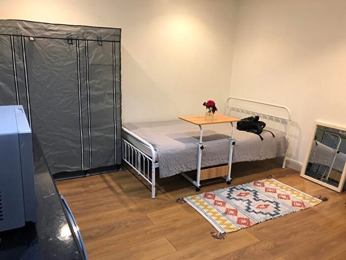 Studio To Rent In Christchurch Road, Bournemouth, Dorset, BH1