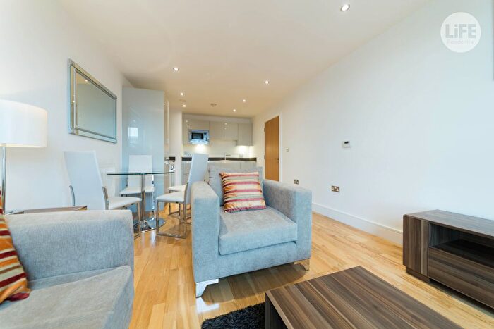 1 Bedroom Flat To Rent In The Crescent, Seager Place, London, SE8