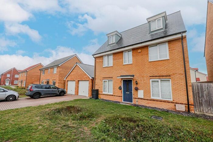 5 Bedroom Detached House For Sale In Kingfisher Street, Great Wakering, Southend-On-Sea, SS3