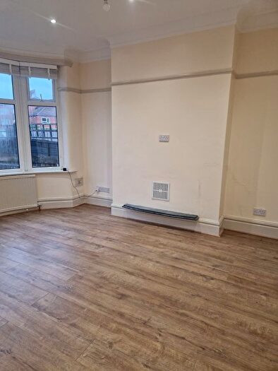 4 Bedroom Semi Detached House To Rent In Green Drive, Manchester, M19