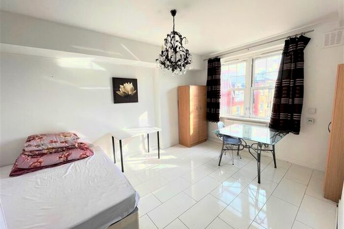 3 Bedroom Flat To Rent In Old Ford Road, London, E2