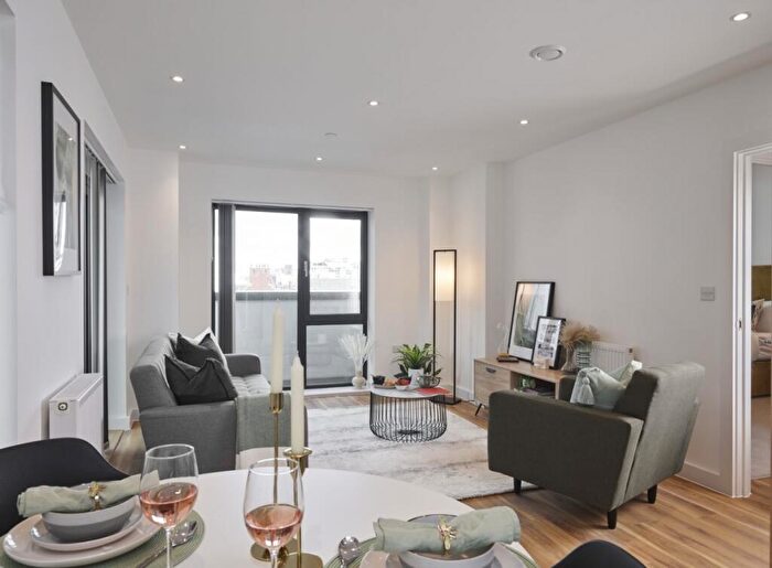2 Bedroom Flat To Rent In Orchestra House, Ilford, IG1