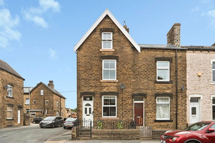 2 Bedroom End Of Terrace House For Sale In Fell Lane, Keighley, BD22
