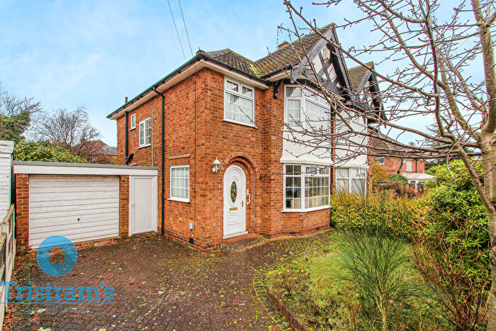 3 Bedroom Semi-Detached House To Rent In Sandringham Drive, Bramcote, NG9