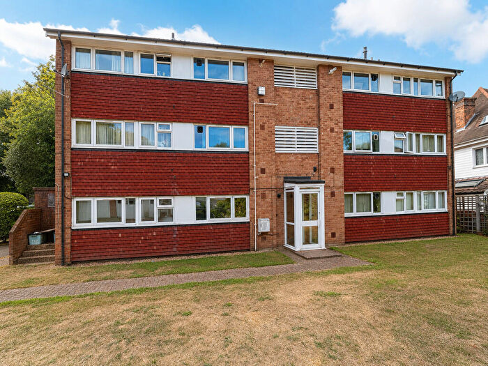 2 Bedroom Flat To Rent In Ashburton Road, Croydon, Surrey, CR0