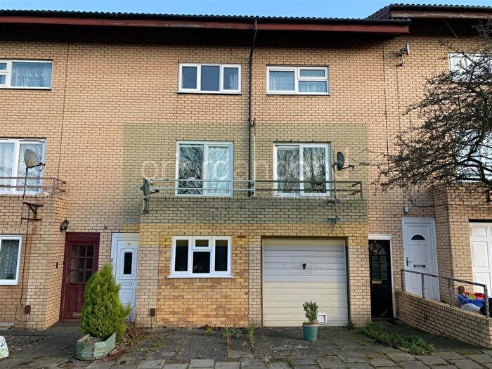 4 Bedroom Terraced House To Rent In Cranesbill Place, Conniburrow, Milton Keynes, MK14