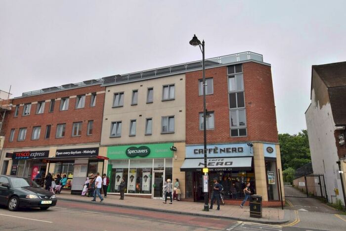 2 Bedroom Flat To Rent In Woodcote Road, Wallington, SM6