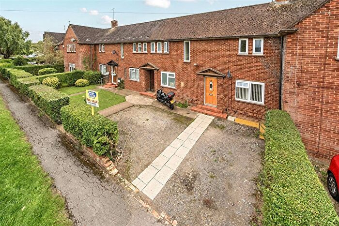 4 Bedroom End Terrace House For Sale In Chantry Road, Marden, TN12