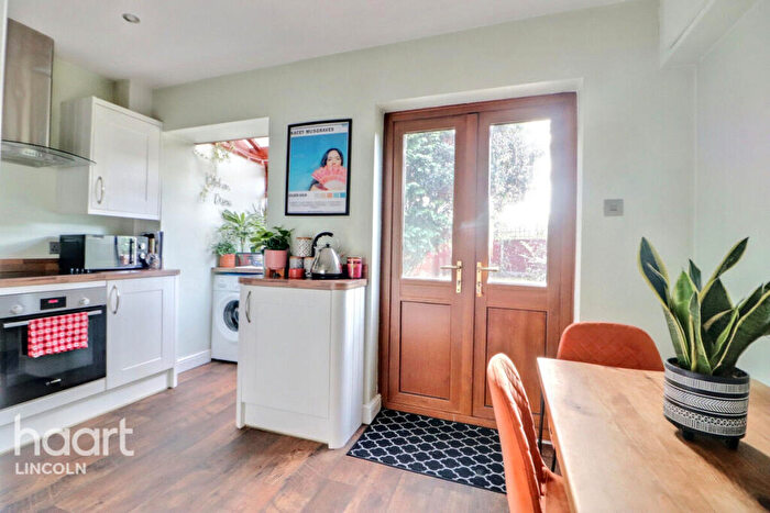 2 Bedroom Semi-Detached House For Sale In Winthorpe Close, Lincoln, LN6