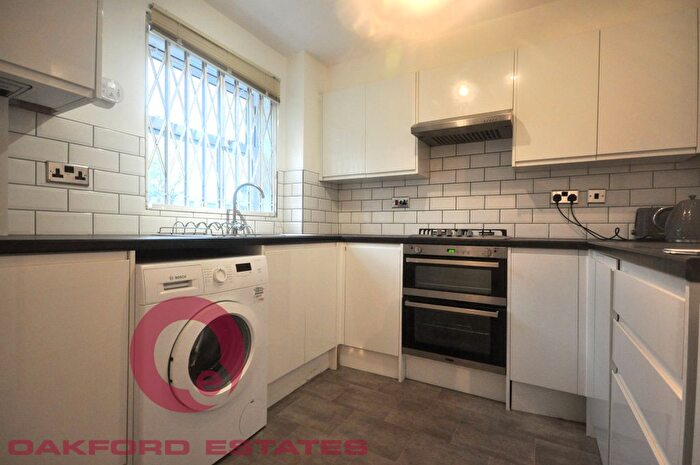 2 Bedroom Flat To Rent In Weavers Way, Camden, NW1