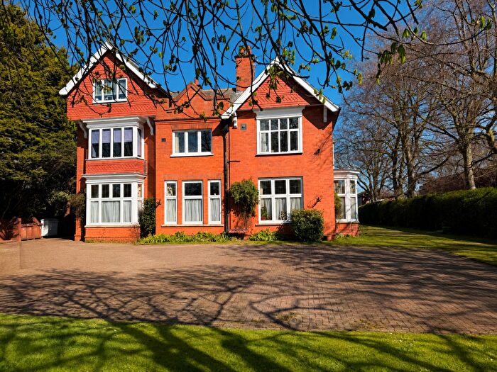 2 Bedroom Flat For Sale In Bargate, Grimsby, DN34