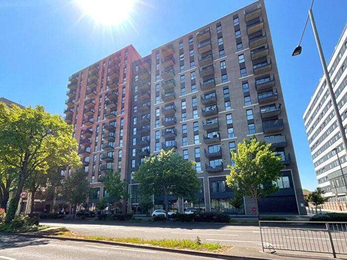 2 Bedroom Apartment To Rent In Victoria Avenue, Southend-On-Sea, SS2