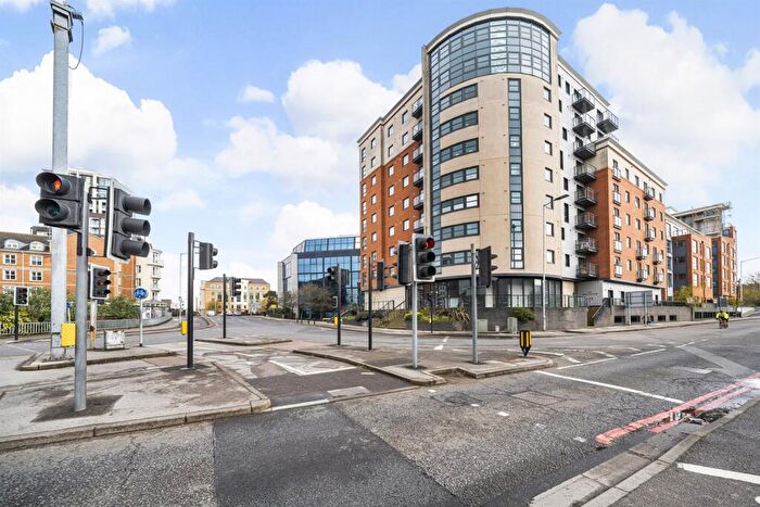 1 Bedroom Apartment To Rent In , Watlington Street, Reading, RG1