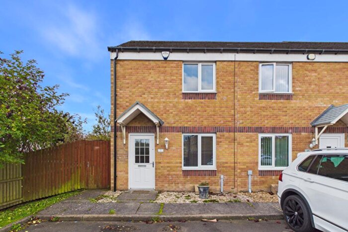 2 Bedroom End Of Terrace House For Sale In Glen Isla Drive, Carluke, ML8