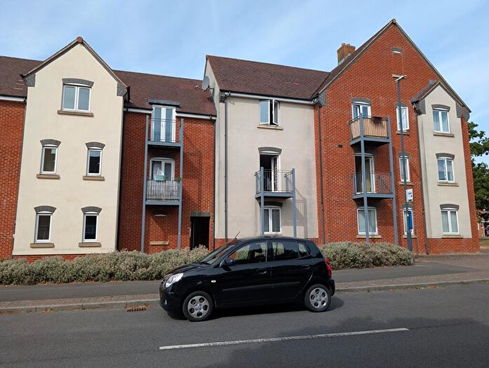2 Bedroom Apartment For Sale In Mazurek Way, Swindon, Wiltshire, SN25