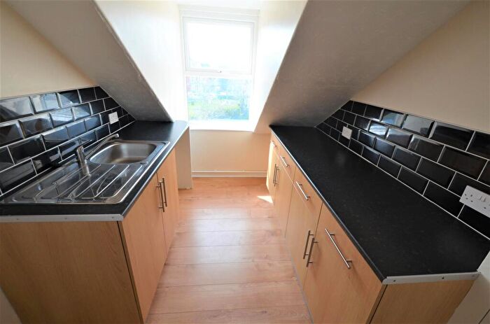1 Bedroom Flat To Rent In Oxford Grove, Ilfracombe, EX34