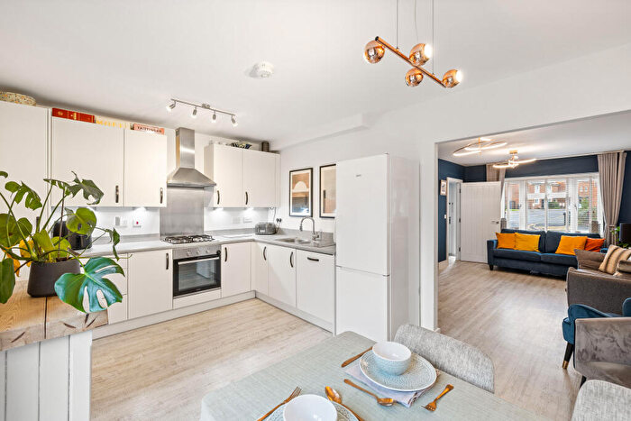 4 Bedroom Semi Detached House For Sale In Ref: El - Worsell Drive, Copthorne, RH10