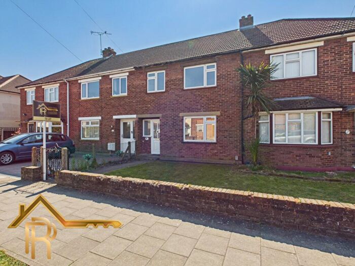 3 Bedroom Terraced House To Rent In Broadstone Road, Hornchurch, RM12