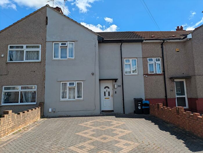 3 Bedroom Terraced House For Sale In Raymond Road, Ilford, IG2