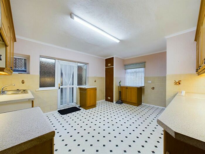 3 Bedroom Detached Bungalow For Sale In Bradstow Way, Broadstairs, CT10