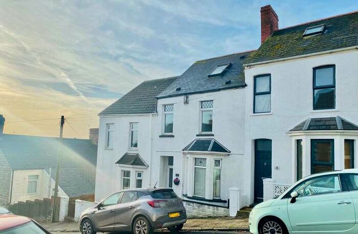 4 Bedroom Semi-Detached House To Rent In Trinity Street, Barry, CF62