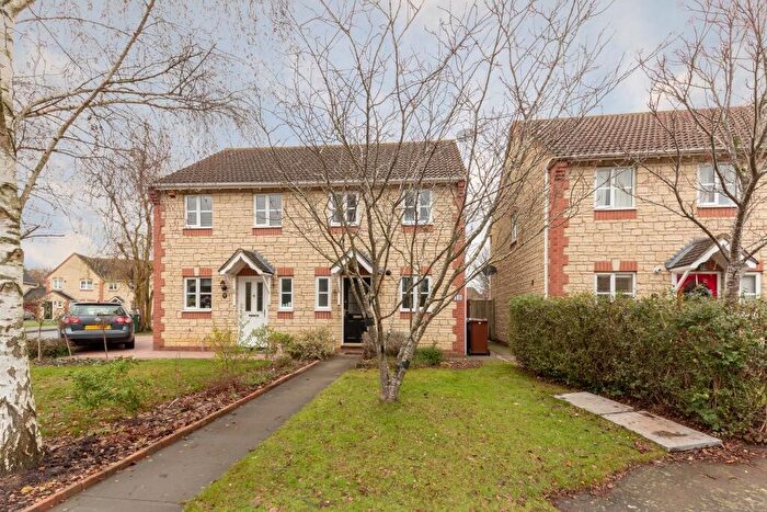 2 Bedroom Semi-Detached House To Rent In Robins Way, Bicester, OX26